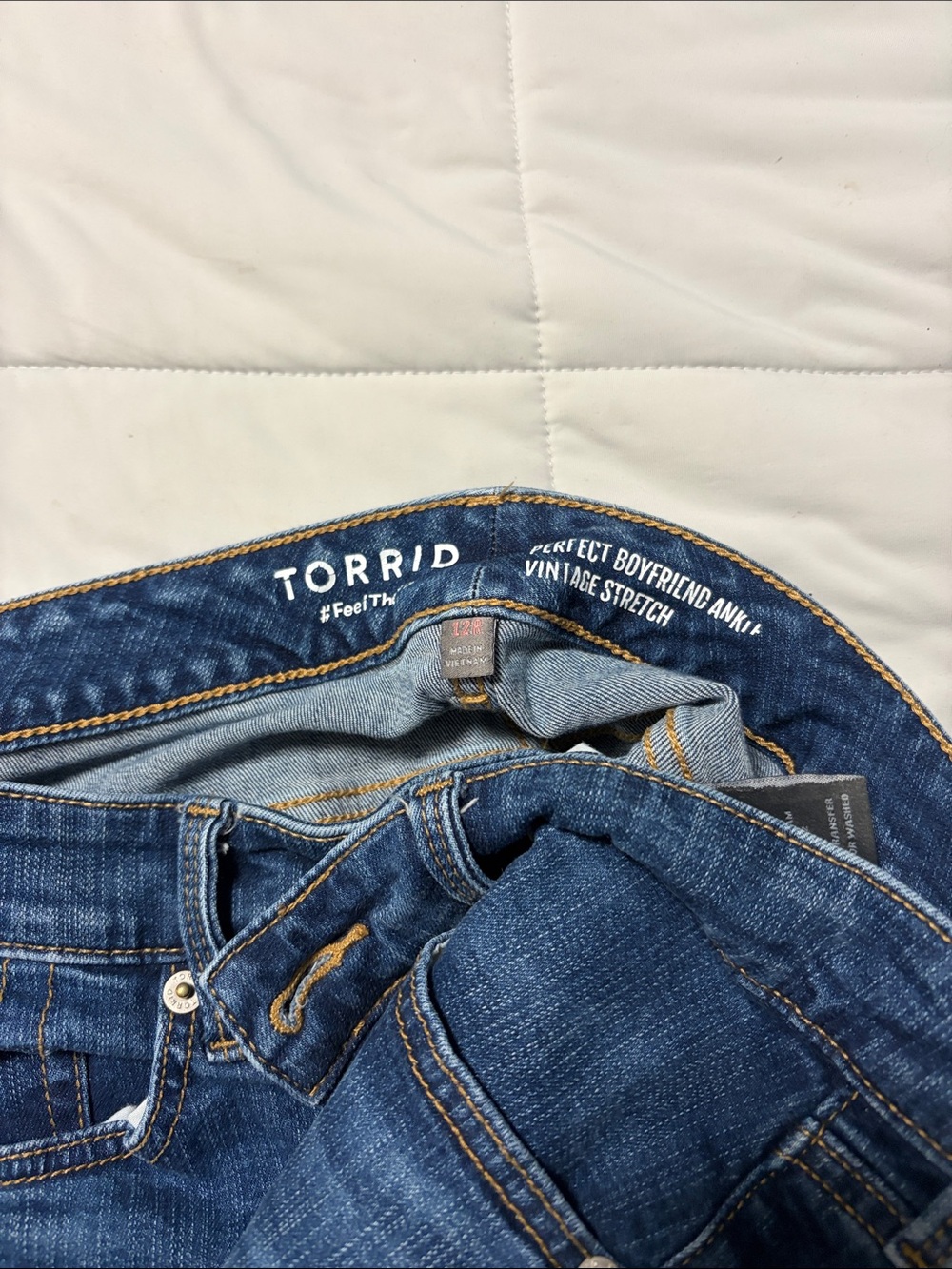 Jean Lot - 3 pairs 2x torrid and 1 celebrity pink